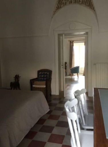 Bedroom 2, Oikia, Potenza