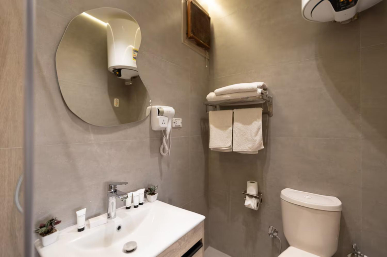 Bathroom 3, Pyramids homeland, Al-Ahram
