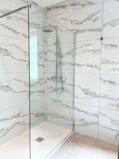 Bathroom 3, Villa One, St Julian's