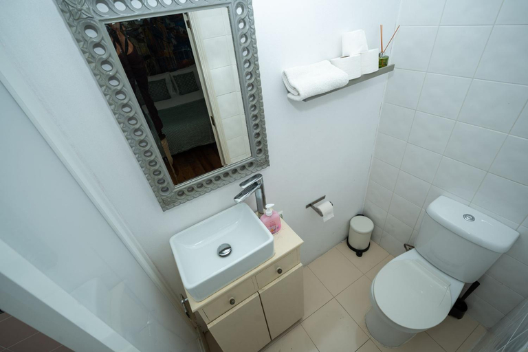 3, Charming 2 Bedroom Apartment in City Centre Lisboa, Lisbon