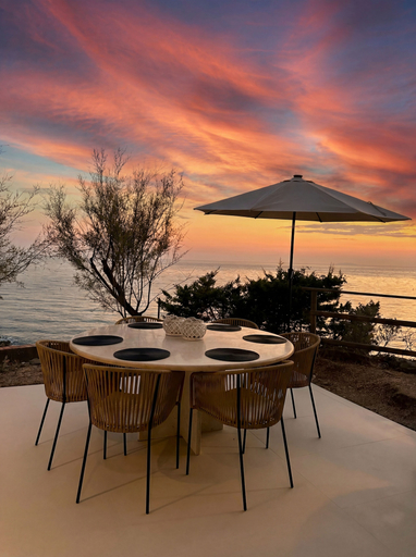 Outdoor banquet area, Roc Villa - 2 Private Beach Accesses, Livorno