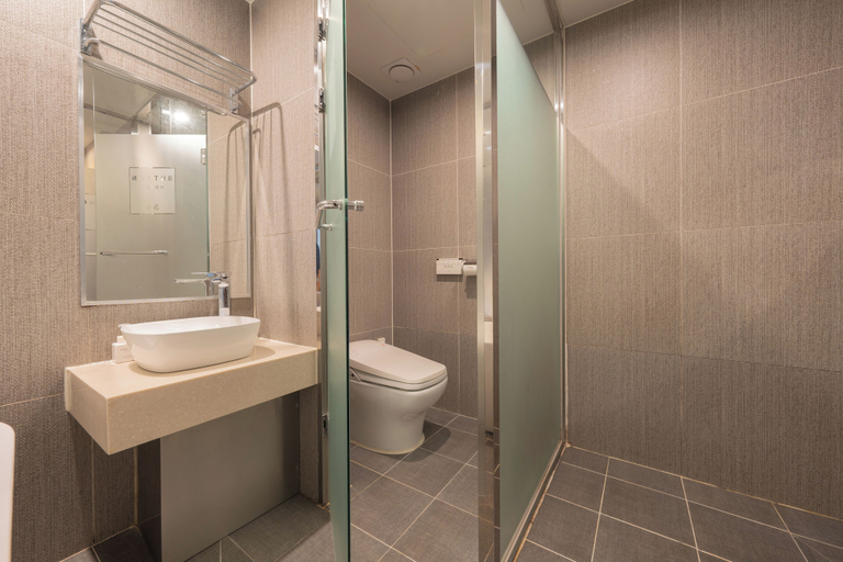 Bathroom 4, Hotel Button, Jung