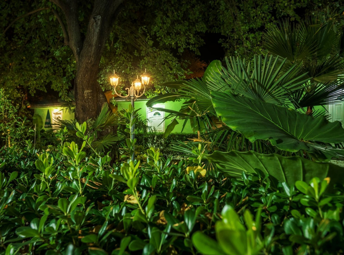 Garden 4, Nirvana Apartments & Auto Camp