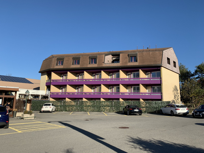 Others 3, Eh!Toi Self Motel, Morges