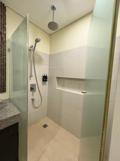 Bathroom 3, PICO DE LORO CAROLA B, Nasugbu
