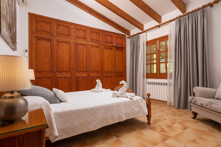 Bedroom 5, Finca Contesas in Alc dia, Baleares