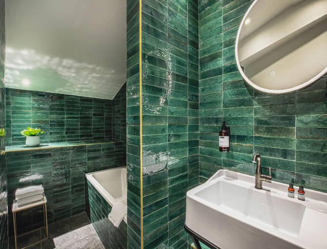 Bathroom 3, Maisons du Monde Hotel & Suites La Rochelle Vieux Port, Charente-Maritime