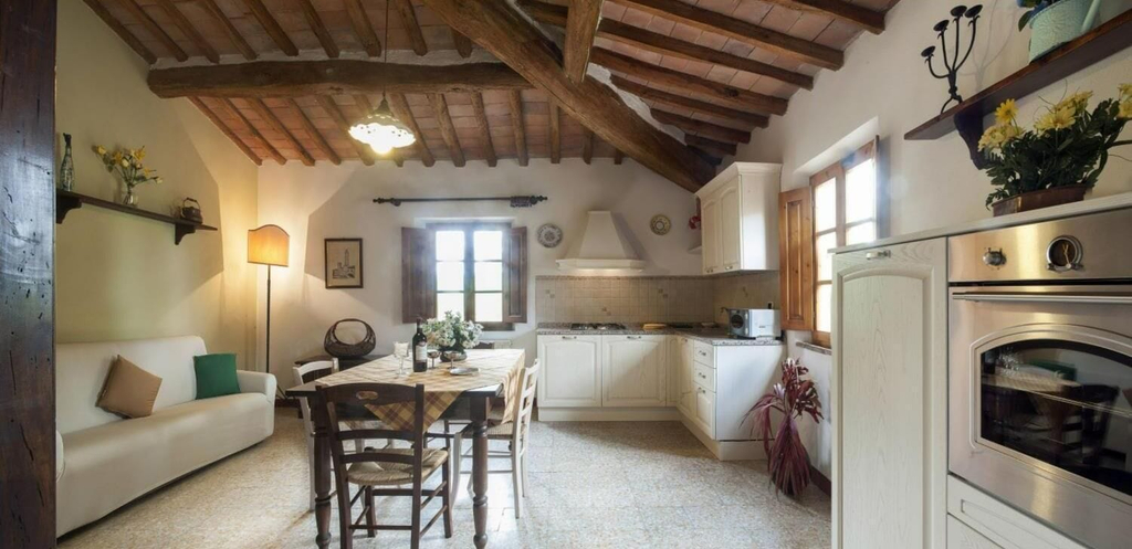 Room 2, Paterno 406 in San Gimignano, Siena