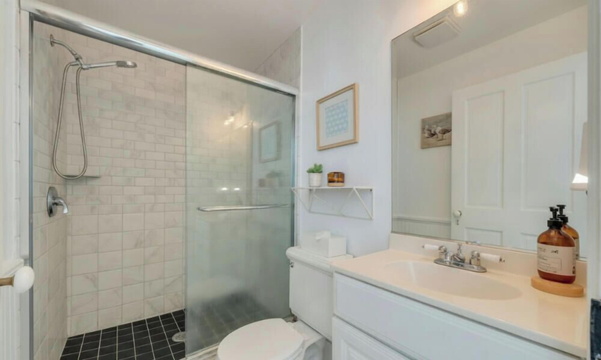 Bathroom 3, 931 Beach Guest House, Cape May