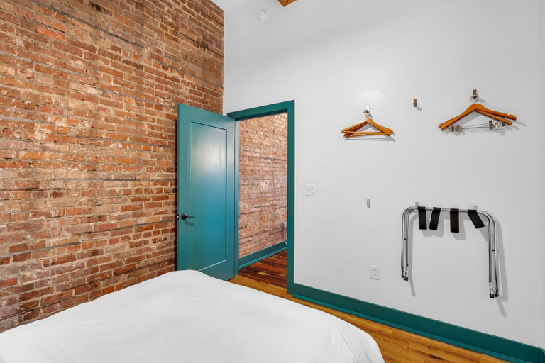 Room 5, Schaeffer Hotel, Orleans