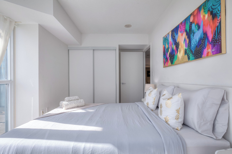 Room 3, Northlight Retreat, Toronto