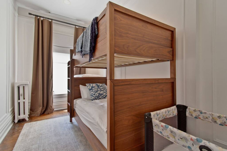 Room 3, Historic Luxury Townhouse on Chicago s Gold Coast, Cook