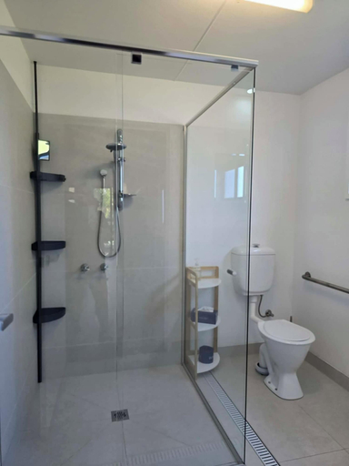 Bathroom, Bridgewater Caravan Park, Loddon - South