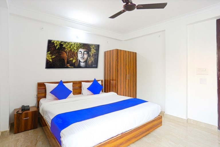 Room 2, Hotel Dream Connect - Sector 38, Gurgaon