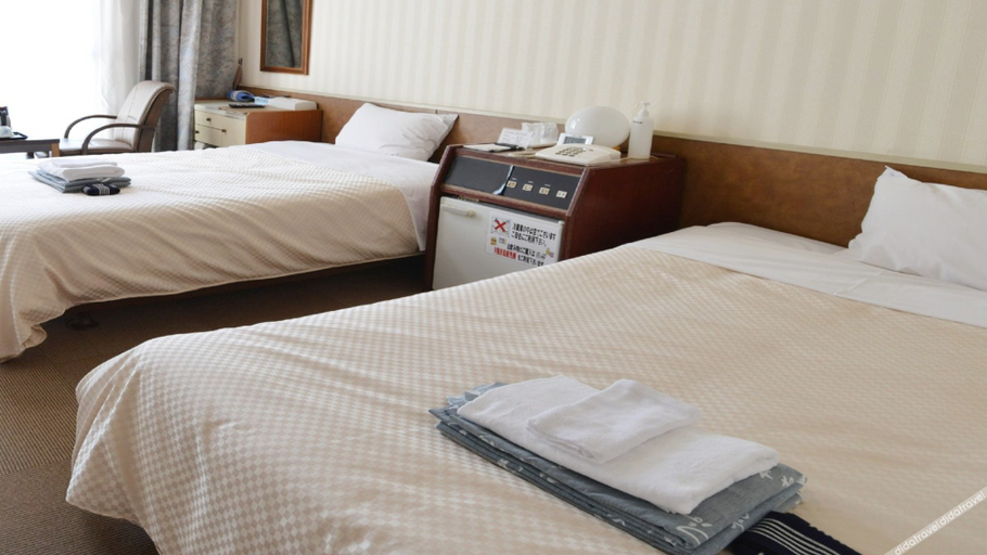 Bedroom 2, Yataro & Yataro Minamikan, Nagasaki