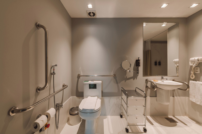 Bathroom 5, Pestana Rio Atlantica, Rio de Janeiro