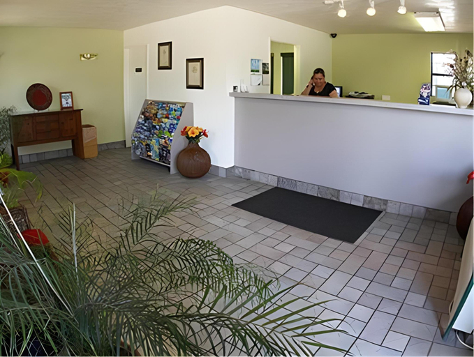 Public Area 2, Ez 8 Motel Old Town, San Diego