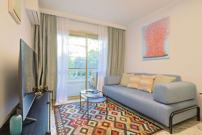 Room 4, 324 Le Fleuri in Cannes, Alpes-Maritimes