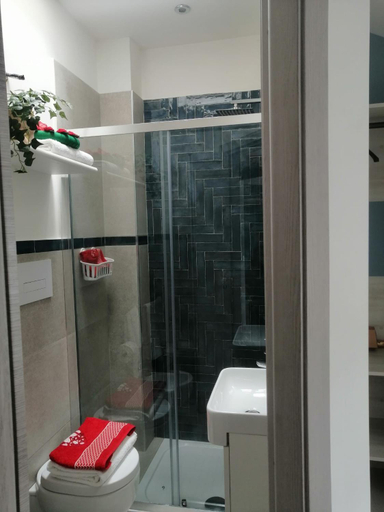 Bathroom, HZ bed & breakfast and apartments, Messina