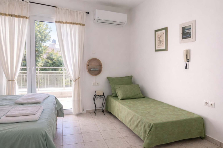 Room 2, Ancient Vibe - Seaside Stay w Balcony Near Volos, Thessaly