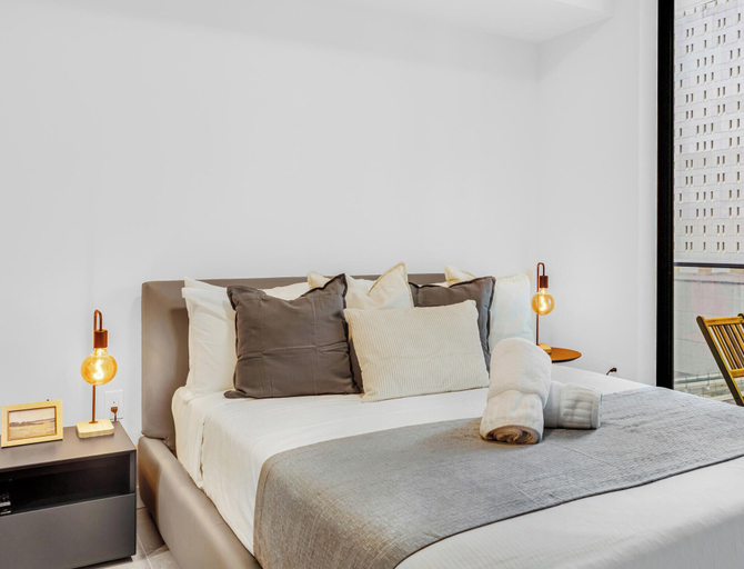 Room 4, Stunning Skyline Studio - 501 First DTW, Miami-Dade