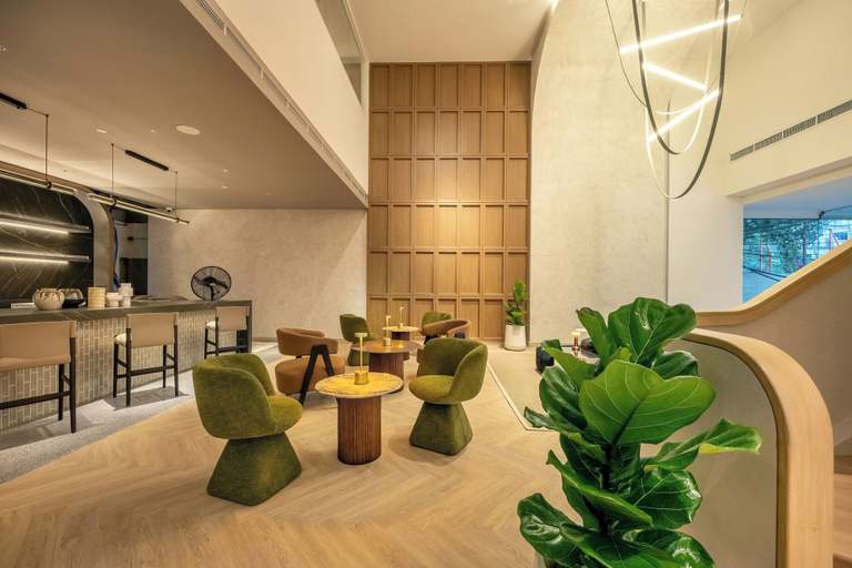 Bar (on property), ROYS Hotel Bangkok, Suan Luang