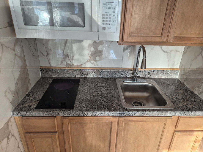 Private kitchen 3, Budget Inn, Osceola