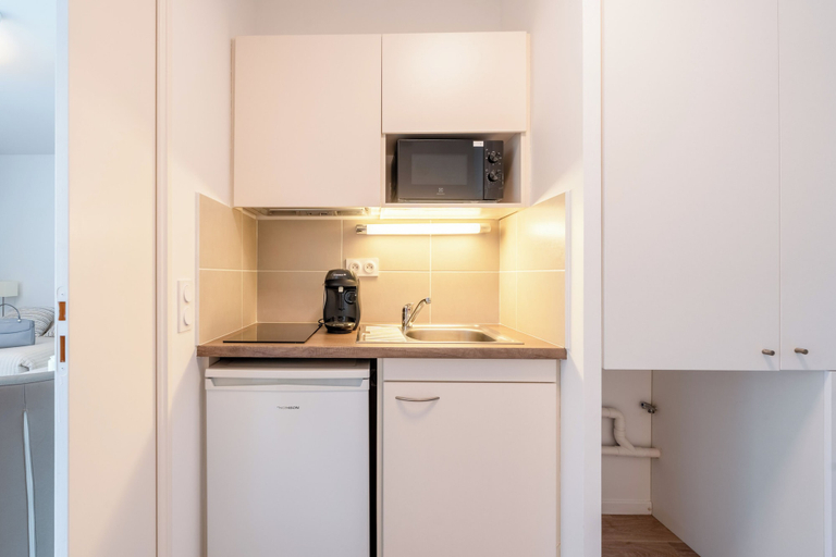 Private kitchen 5, Quality Aparthotel Bourgoin-Jallieu, Isère