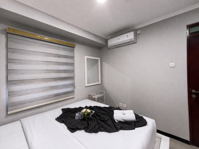 Bedroom 2, 4 Pax Homey and Warm 2BR at Gateway Pasteur Apartment By Travelio, Bandung