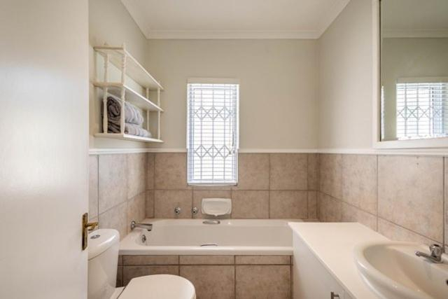 Bathroom 4, 5 Riverclub Villas, Eden
