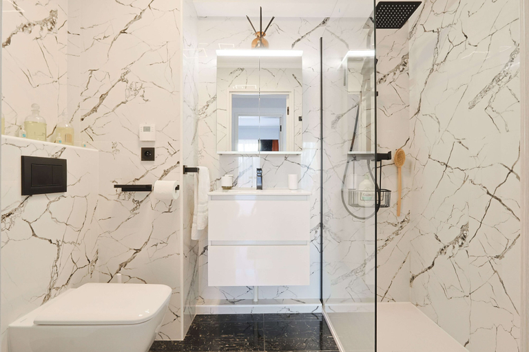 Room 5, 323 Le Californie in Cannes, Alpes-Maritimes
