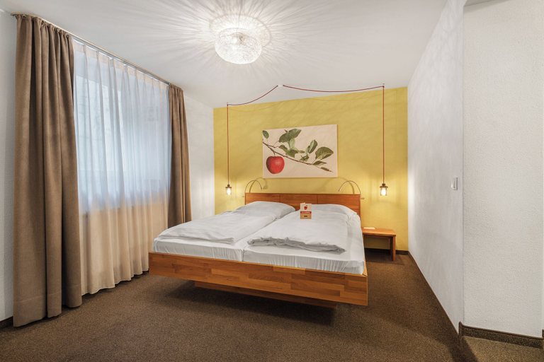 Bedroom 5, Schieners Hotel und Apfelhof, Donau-Ries
