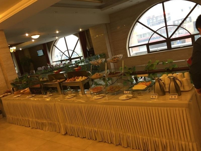 Food & Drinks 3, GreenTree Inn Qingdao Wuyishan Road Jiashike Shopping Center, Qingdao
