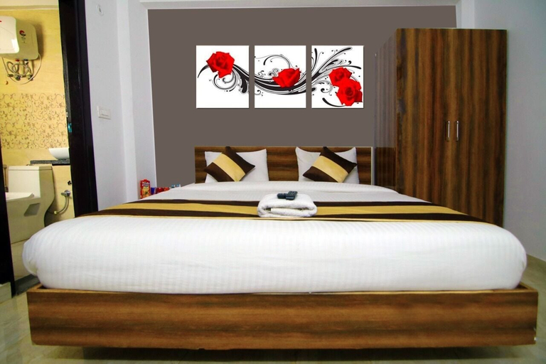 Room 5, Hotel Dream Connect - Sector 38, Gurgaon