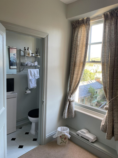 Bathroom 5, Ellesmere House, Somerset