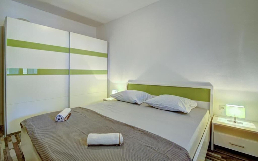 Room 5, Apartments Velebit House, Senj