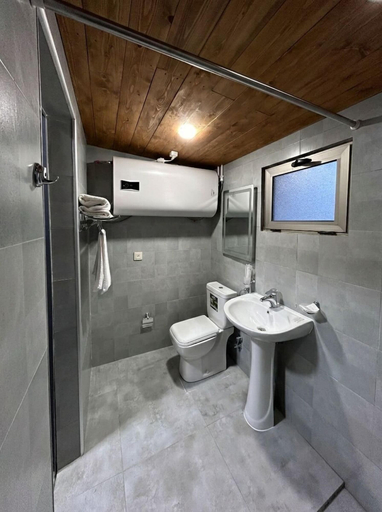 Bathroom 3, NorDar Hotel