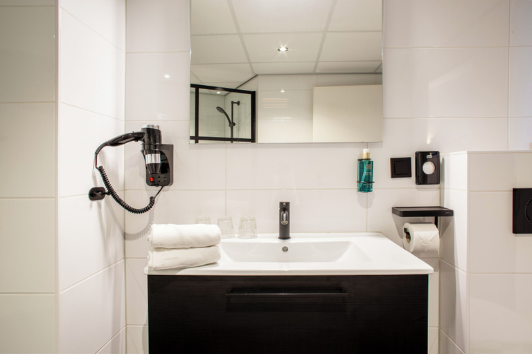 Bathroom 5, Hotel Lowietje Lisse - Keukenhof, Lisse