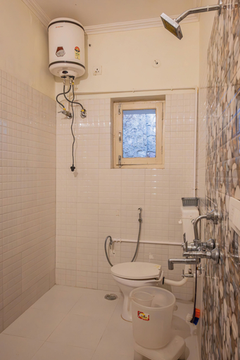 Bathroom 4, Dew Drops Homestay, Nainital