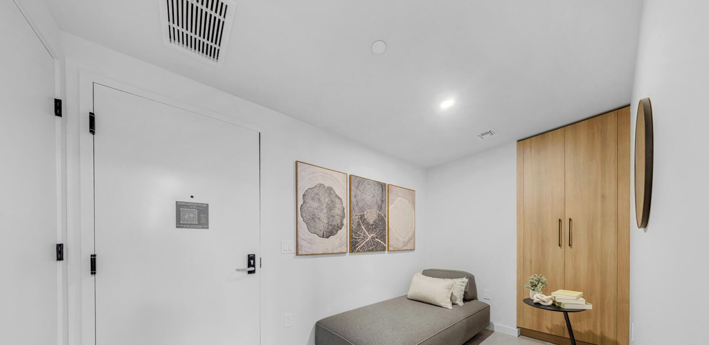 Interior 5, Sleek 1-BR & Den in Central Downtown, Miami-Dade
