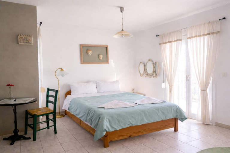 Room 4, Ancient Vibe - Seaside Stay w Balcony Near Volos, Thessaly