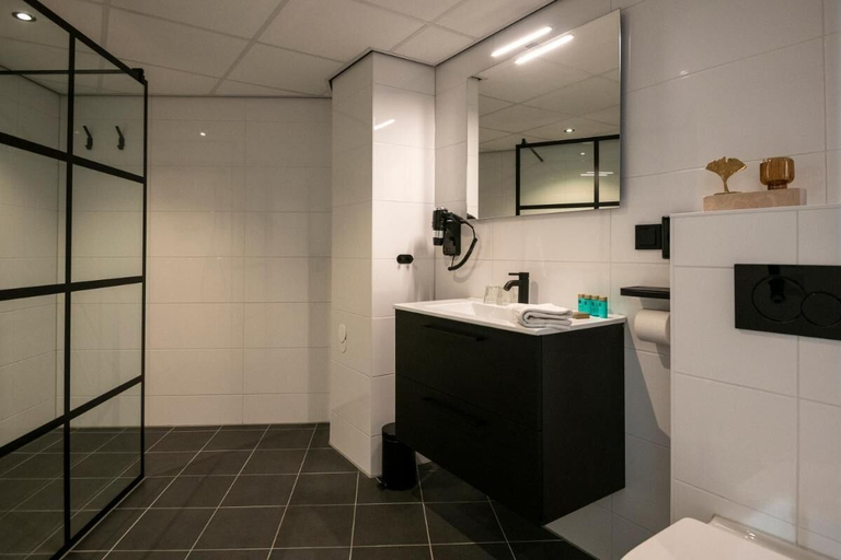 Bathroom 5, Hotel Lowietje Lisse - Keukenhof, Lisse