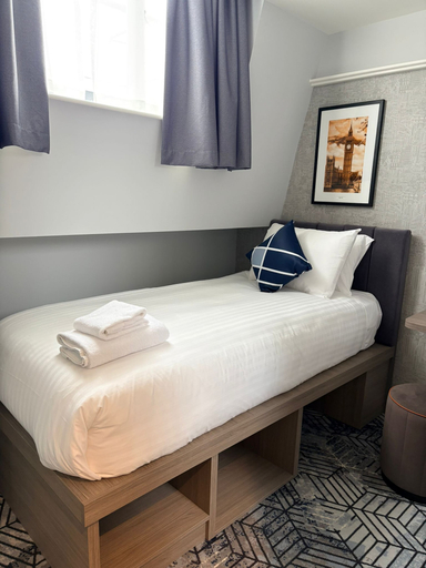 Room 4, Four Points Flex By Sheraton London Victoria, London