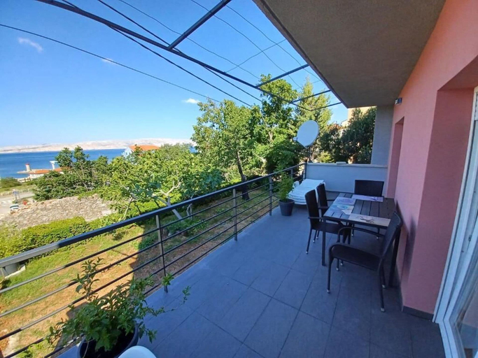 Outdoor dining 4, Apartment Snjezana, Senj
