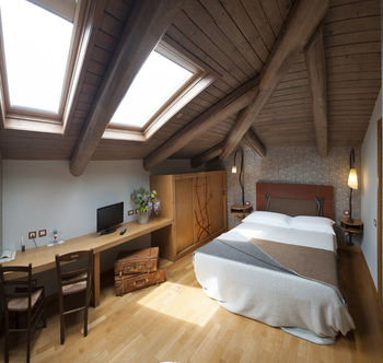 Others 2, Hotel Langhe, Cuneo