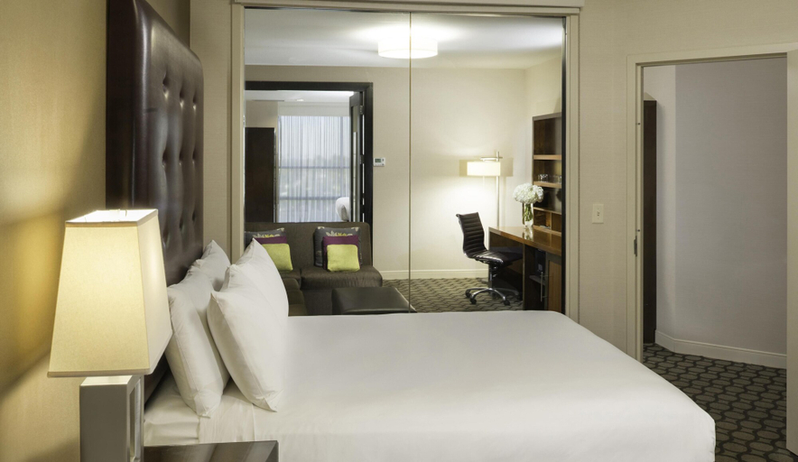 Bedroom 3, Hyatt Regency Orange County, Orange
