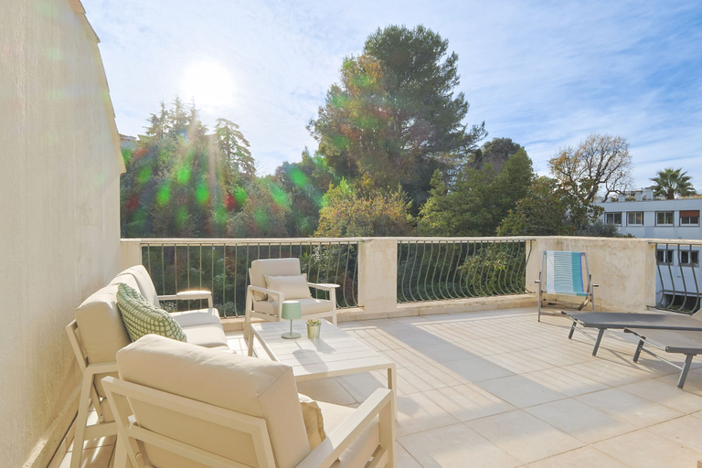 Room 3, 221 Le Bella in Cannes, Alpes-Maritimes