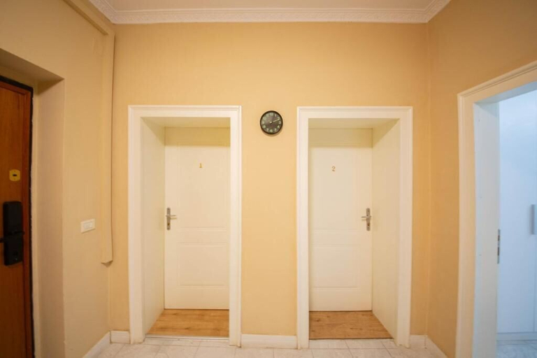 Interior, Eriks Rooms, Tiranës