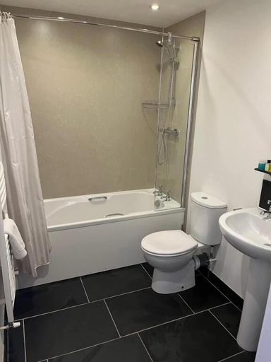 Bathroom 3, The Temple Bar Inn, Herefordshire