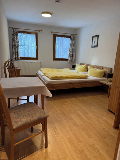 Bedroom 4, Hotel-Restaurant Maien, Waldshut